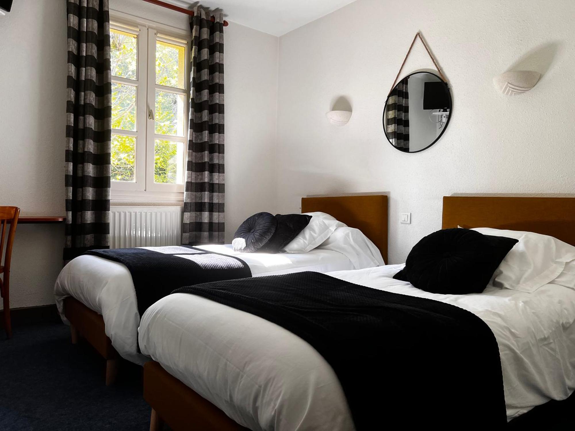 L'Escoundillou Hotel Saint-Jacques-des-Blats Buitenkant foto